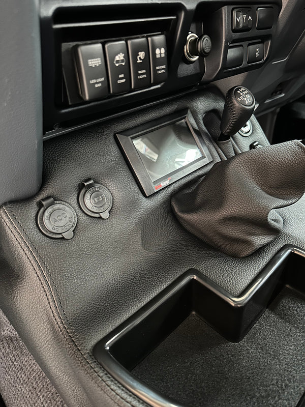 Landcruiser charging outlets and Scangauge suitable for 76, 78 and 79