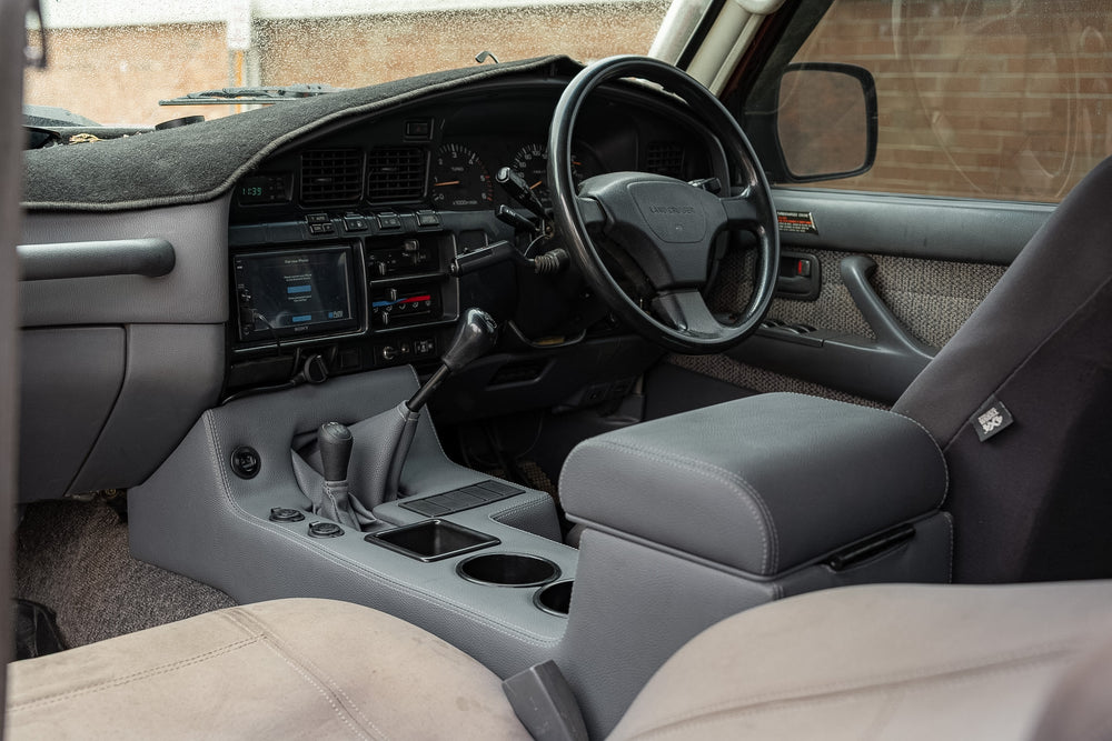 Manual full length console installed on a Toyota LandCruiser 80 series 