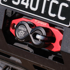 Saber Offroad alloy winch shackle pro flush against Hawke fair lead 